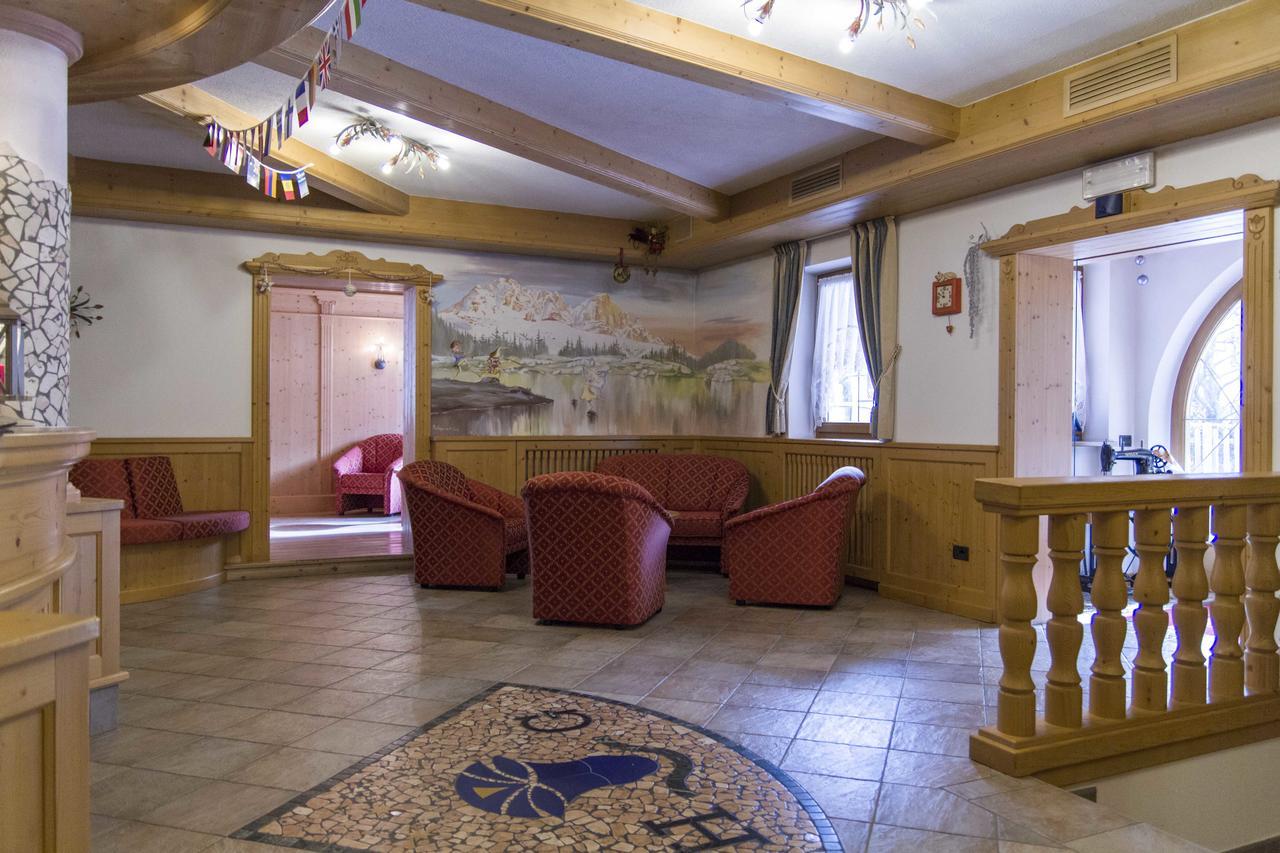 Hotel Genzianella Ziano di Fiemme Eksteriør bilde