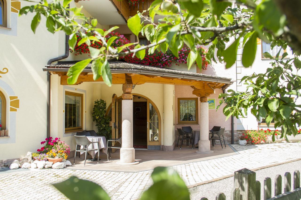 Hotel Genzianella Ziano di Fiemme Eksteriør bilde
