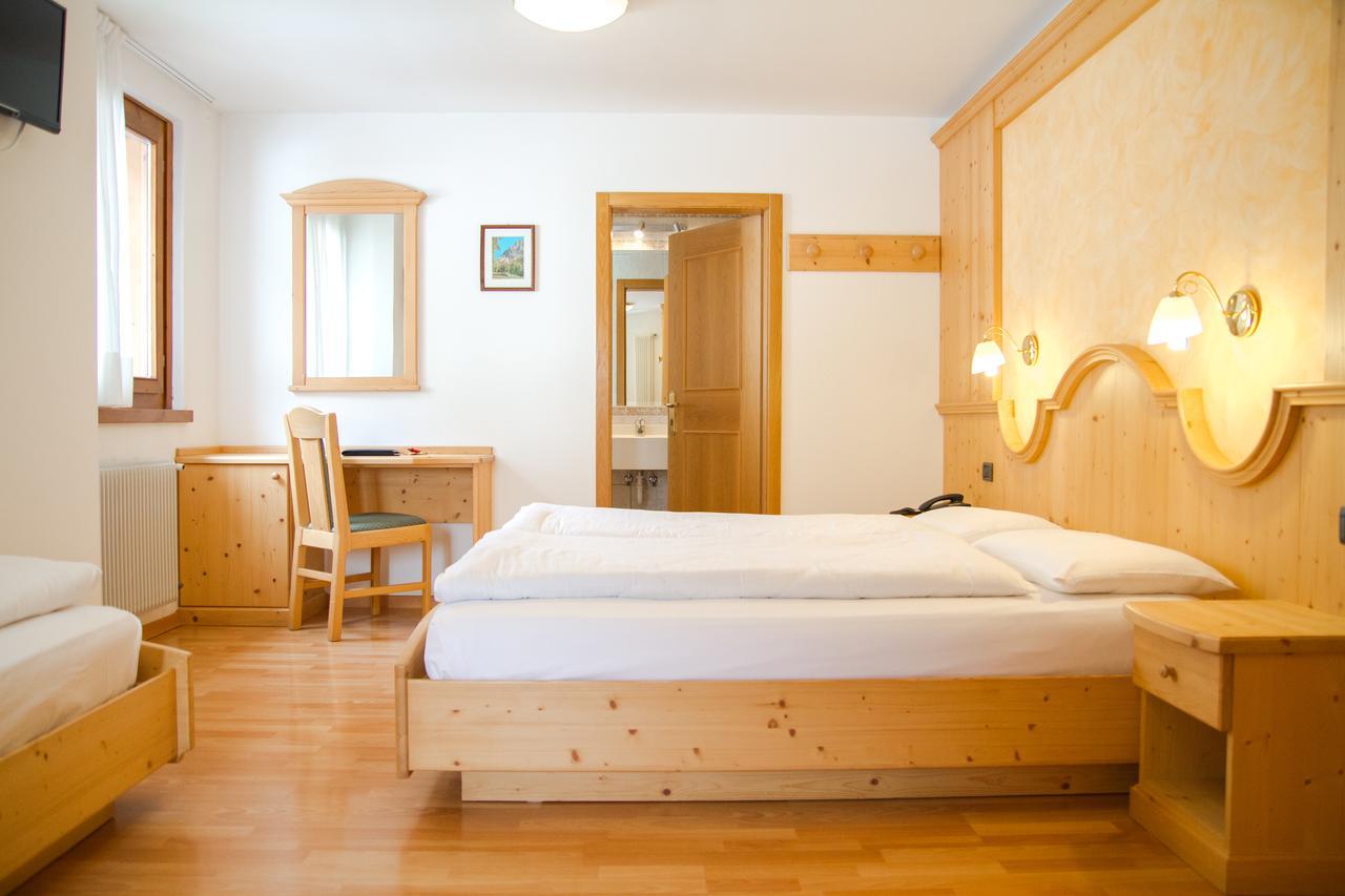Hotel Genzianella Ziano di Fiemme Eksteriør bilde