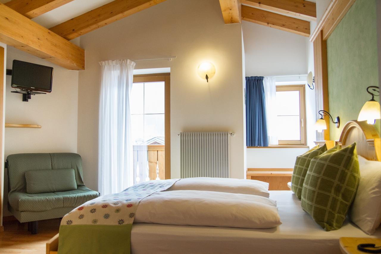 Hotel Genzianella Ziano di Fiemme Eksteriør bilde