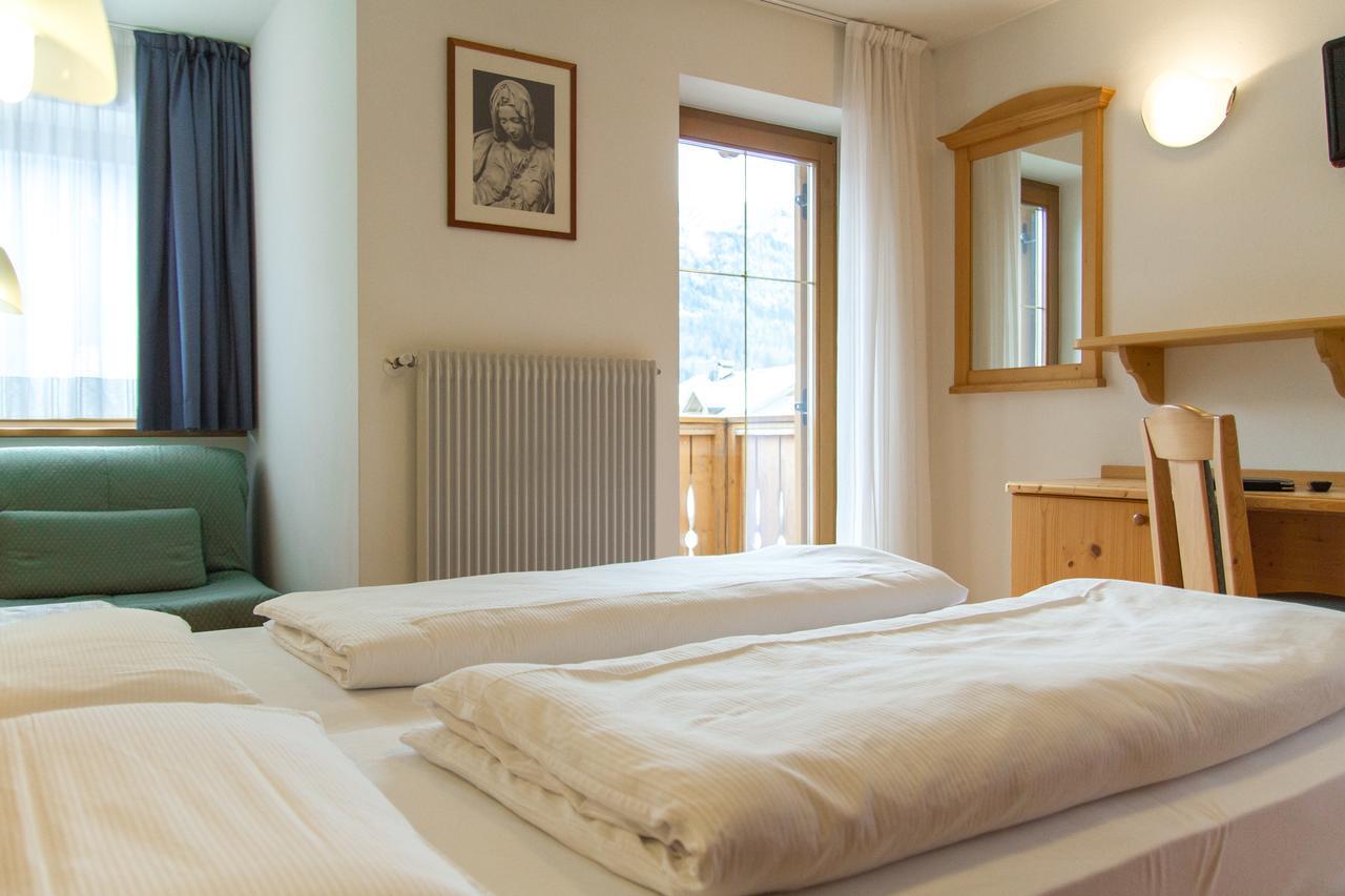 Hotel Genzianella Ziano di Fiemme Eksteriør bilde