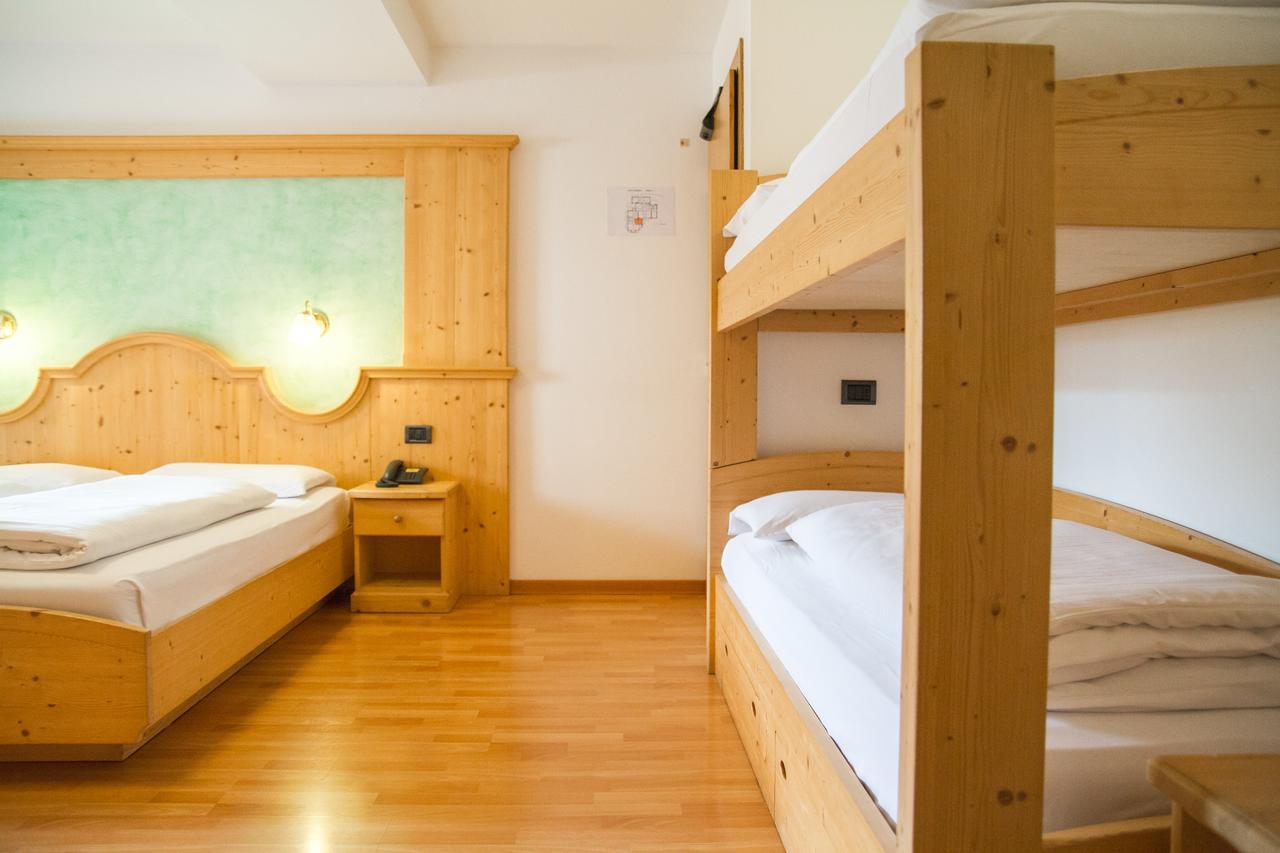 Hotel Genzianella Ziano di Fiemme Eksteriør bilde