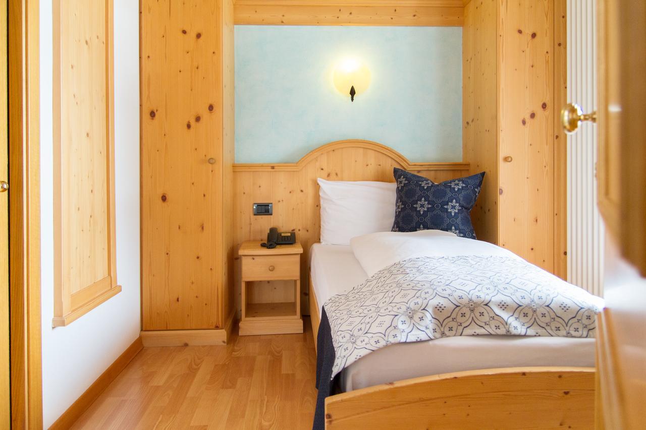 Hotel Genzianella Ziano di Fiemme Eksteriør bilde