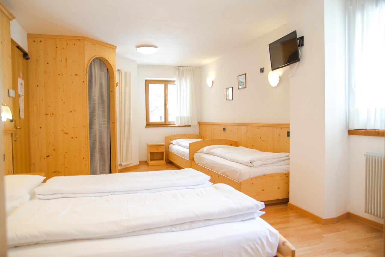 Hotel Genzianella Ziano di Fiemme Eksteriør bilde