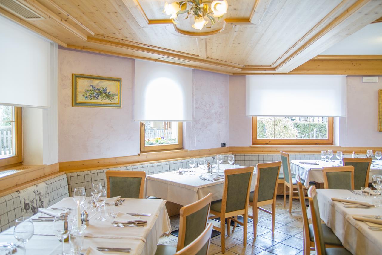 Hotel Genzianella Ziano di Fiemme Eksteriør bilde